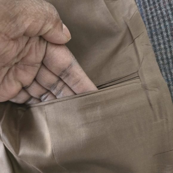 Women's Wool Gray Plaid Lined Blazer size 8P - Picture 12 of 15